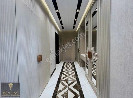 Güzelcede Deniz Manzaralı Sıfır 5+2 Lüks Villa