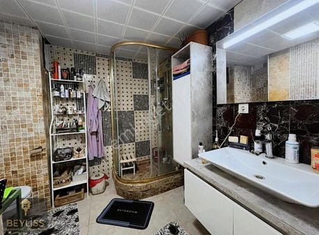 Büyükçekmece Cumhuriyet Mahallesinde Kiralık Eşyalı 4+2 Daire