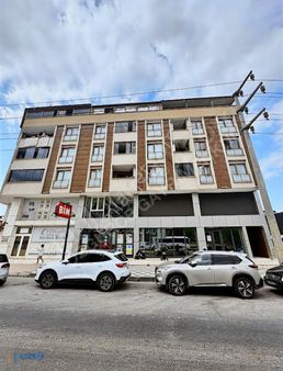 Özgürce Gyd'den Atatürk Caddesi Geniş Kullanımlı 2+1