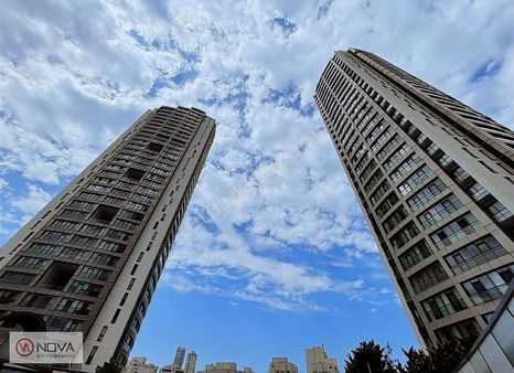 Ataşehir Brandium Yüksek Kat Taşınmaya Hazır Kiralık 2+1 İş Yeri