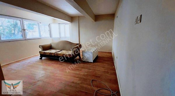 Atatürk Bulvarı Bahriye Üçok Bulvarı Kesişiminde Satılık 2+1