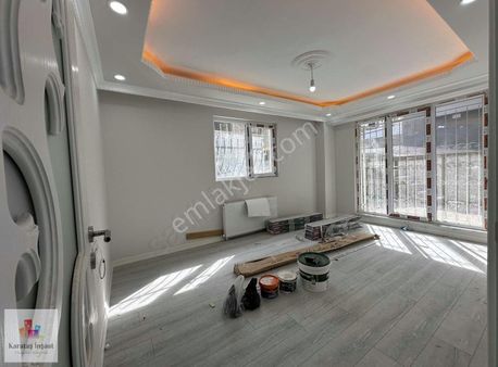 Karataş'tan İskanlı Ön Cephe Bahçe Teraslı 75 M² Zemin Kat Daire