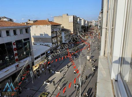 Kiralık 2+1 Daire Ümraniye Çarşıda