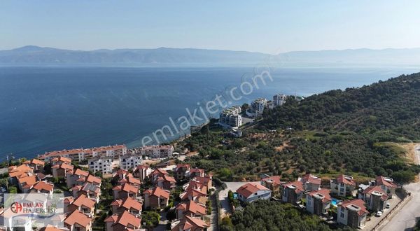 Mudanya Güzelyalı 'da Siteiçi Kat Mülkiyetli 5+1 Satılık Villa