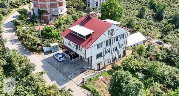 Özden Gayrimenkul'den Çıtlakkale Mahallesi'nde Satılık Tripleks