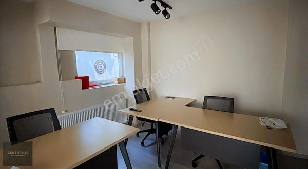 Akmerkezin Tam Karşısında Nisbetiye Cad.üzerinde Harika Konumda