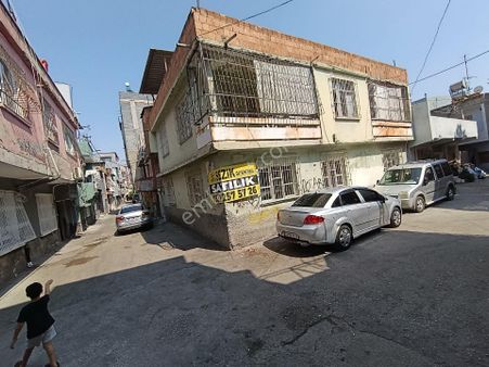 Yeşilyuva Mah.çarşıya Yürüme Mesafesinde Köşe Başı3+1 /170 M² Tapu'lu Müstakilkomple Satılık