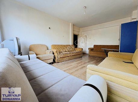 Çarşının Göbeğinde Eşyalı Geniş Daire