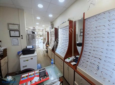 Büyükçekmece,nin En Hareketli Caddesinde Satılık İş Yeri