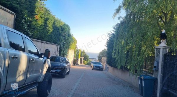 Bahçelievler Mahallesi Satılık 5+1 Villa Havuzlu Deniz Manzaralı