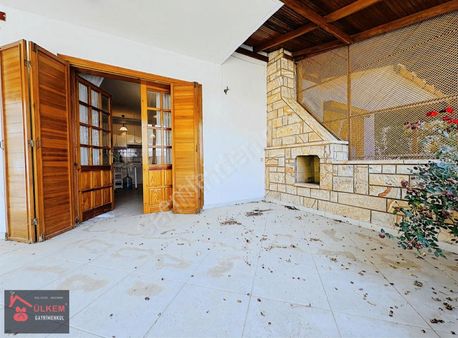 Karaovada Denize 400 Metre Tripleks Köşe Konumlu Masrafsız Villa