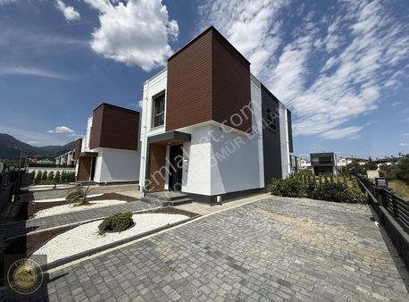 Ömür Emlak'tan Havuzlu Sitede 3+1 Lüx Villa