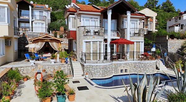 3 Yatak Odalı Müstakil Bahçeli Ve Müstakil Havuzlu Satılık Villa