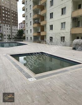 Beylikdüzü Adakent Havuzlu 7/24 Güvenlik Site 3+1 Kiralık Daire