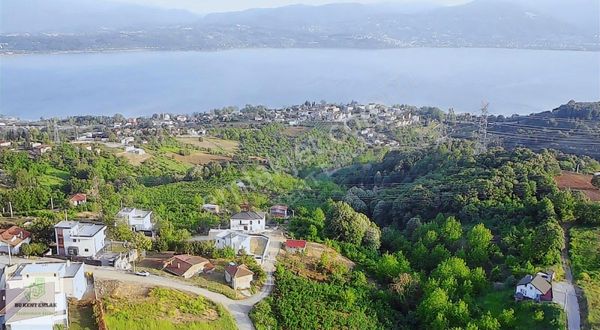 Önü Kapanmaz Panoramik Sapanca Gölü Manzaralı 944m2 İmarlı Arsa