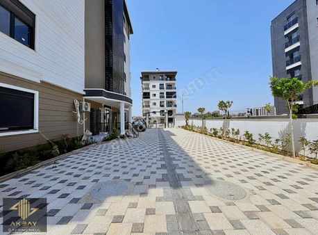 Akbay'dan 3 Bloklu Havuzlu Özellikli Site İçi Arakat 2+1 Daire