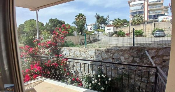 Kuşadası Merkez Zincir Marketler Ve Semt Pazarı Yakını 2+1