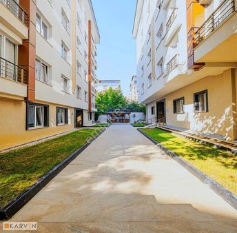 Beylikdüzü'nde Site İçinde Ara Kat Aile Sitesinde 3+1