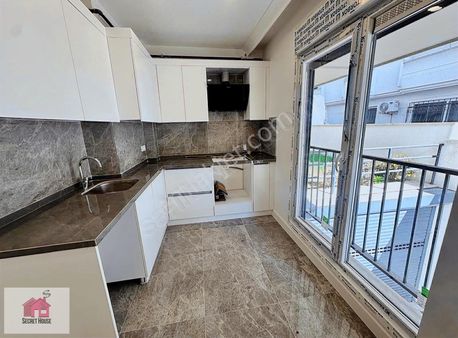 Secret House'dan Sıfır Yapı 3+1 Düz Giriş Bahçe Katı