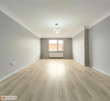 Beylikdüzü'nde Geniş M2'li Şık Tasarım Arakat Daire!