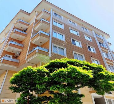 Beylikdüzü'nde Aileye Uygun Site İçinde Ferah Kiralık Daire