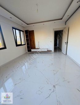 Karşıyaka'nın En Güzel Noktasında, Manzaralı Sıfır 2+1 Daire