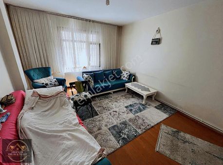 Ergenler Emlak'dan 100. Yıl Mahallesi 2+1 Satılık Ara Kat Daire!