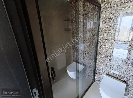 Şemikler'de Y. Havuzlu K.otoparklı Manzaralı Geniş Satılık Daire