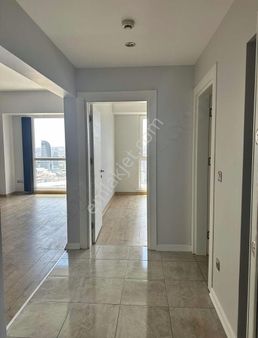 Esenyurt N Cadde Busıness'ta 1+1 Kiralık Ofis/büro