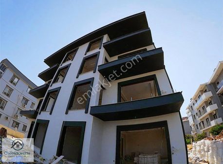 Cumaovası Emlak'tan Satılık Altıntepe Havuzlu Sitede 2+1
