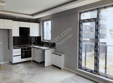 Üniversitelere Yakın 1+1 Kiralık Daire