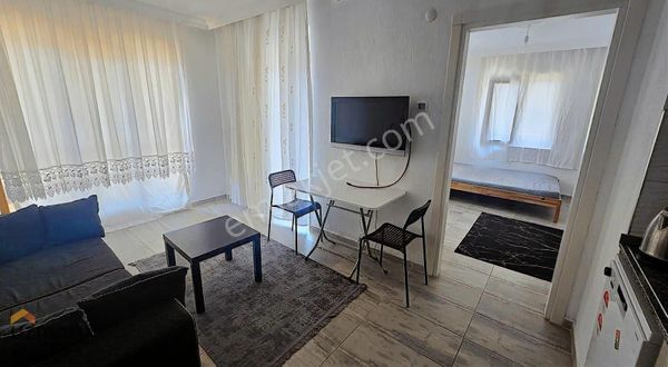 Uzman Gayrimenkul'den Merkezi Konumda 1+1 Eşyalı Kiralık Daire