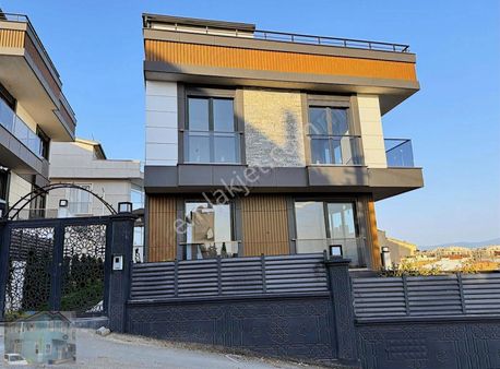 Ella'dan Cami Mah. De Full Deniz Manzaralı 6+2 380 M² Villa