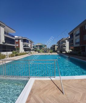 Doğru Gayrimenkul'den Havuz Cepheli 3+1