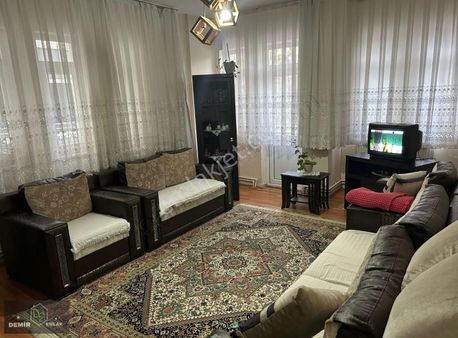 Paşa Köşkü Cadde Üstünde Satılık 3+1 Daire️️