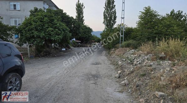 Pamukova Mekece Mah.imara Ve Nehre Sıfır Ayva Bahçesi