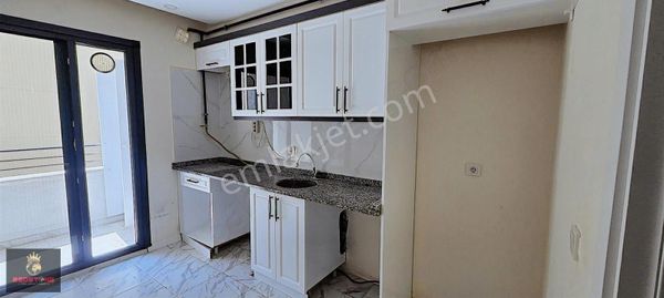 Büyükçekmece Merkezde Yeni Binada 2+1kiralık