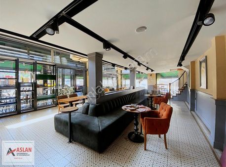 Çengelköy Natoyolu Caddesinde Komple Satılık 500 M² İşyeri