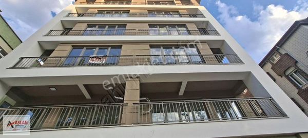 Çengelköy Bahçelievler'de Cadde Üstünde 3+1 Satılık Daire 125m2