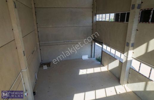 Premıum Dan Ankara Yolu'nda Satılık Dükkanlar