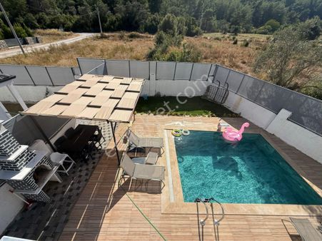 İncirköy’de 3+1 Mustakil Havuzlu Eşyalı Villa Satılık