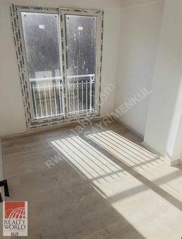 Yenifoçada Deniz Manzaralı, Asansörlü 1+1 Daire