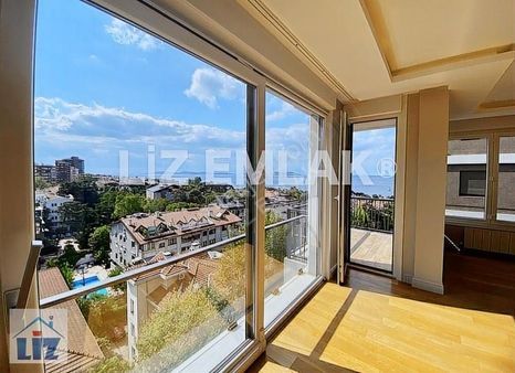 Fenerbahçede Deniz Manzaralı Balkonlu Kombili Ebeveynli 3+1