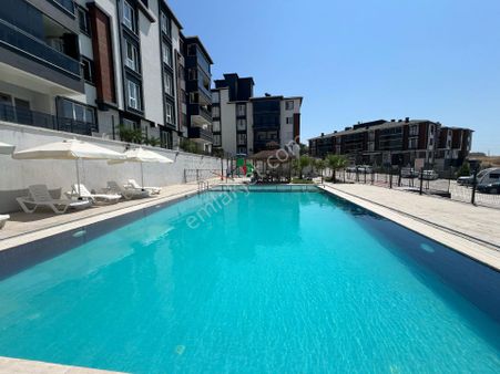 Havuzlu Sitede Satılık 2+1 Daire