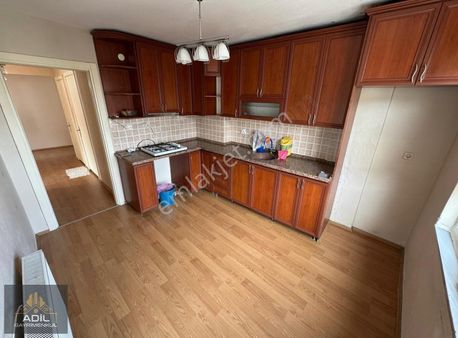 Adil Gayrimenkul'den Yunus Emre Ortaokul Mevki 3+1 Satılık Daire