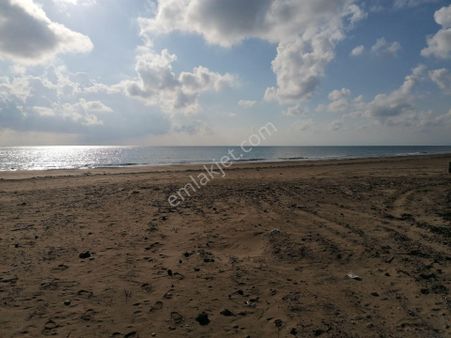 Satılık Denize 5 Dk (araç İle) Mesafede Köy İçi Taş Ev + Arsa