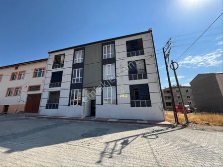 Gözaydın Emlak'tan Yunus Emre Mah. Kiralık 2+0 Daireee