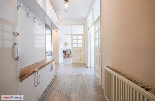 Merkez Mahallesinde Ferah 180m² 3+1-ısı Pompası Ve 4 Klima