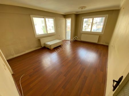 Betonyol Cadde Üzerinde Köşe Könumlu 3+1 120m2 Doğalgazlı Arakat Daire