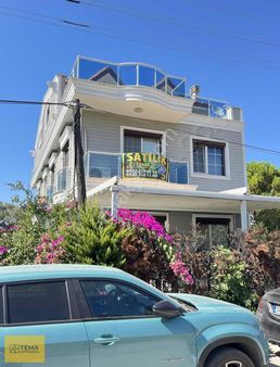 Urla Kalabakta Doğanın İçinde Geniş Açı Manazaralı Satılık Villa